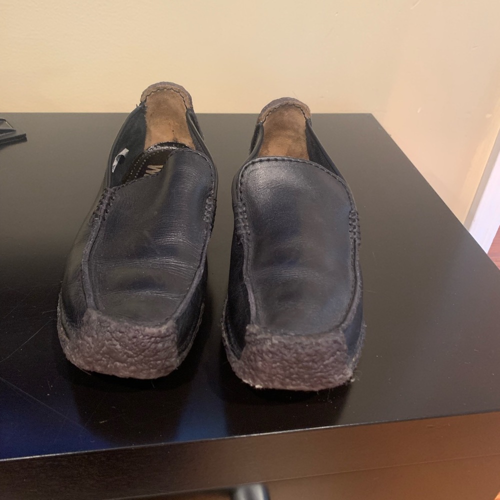Black Clark’s Wallabees loafer